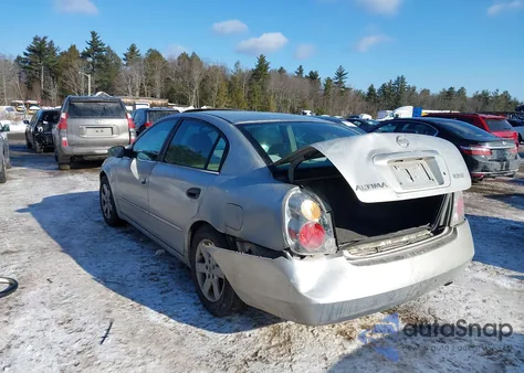 2004 Nissan Altima 2.5 S z USA, uszkodzony, nr VIN 1N4AL11D44C195646